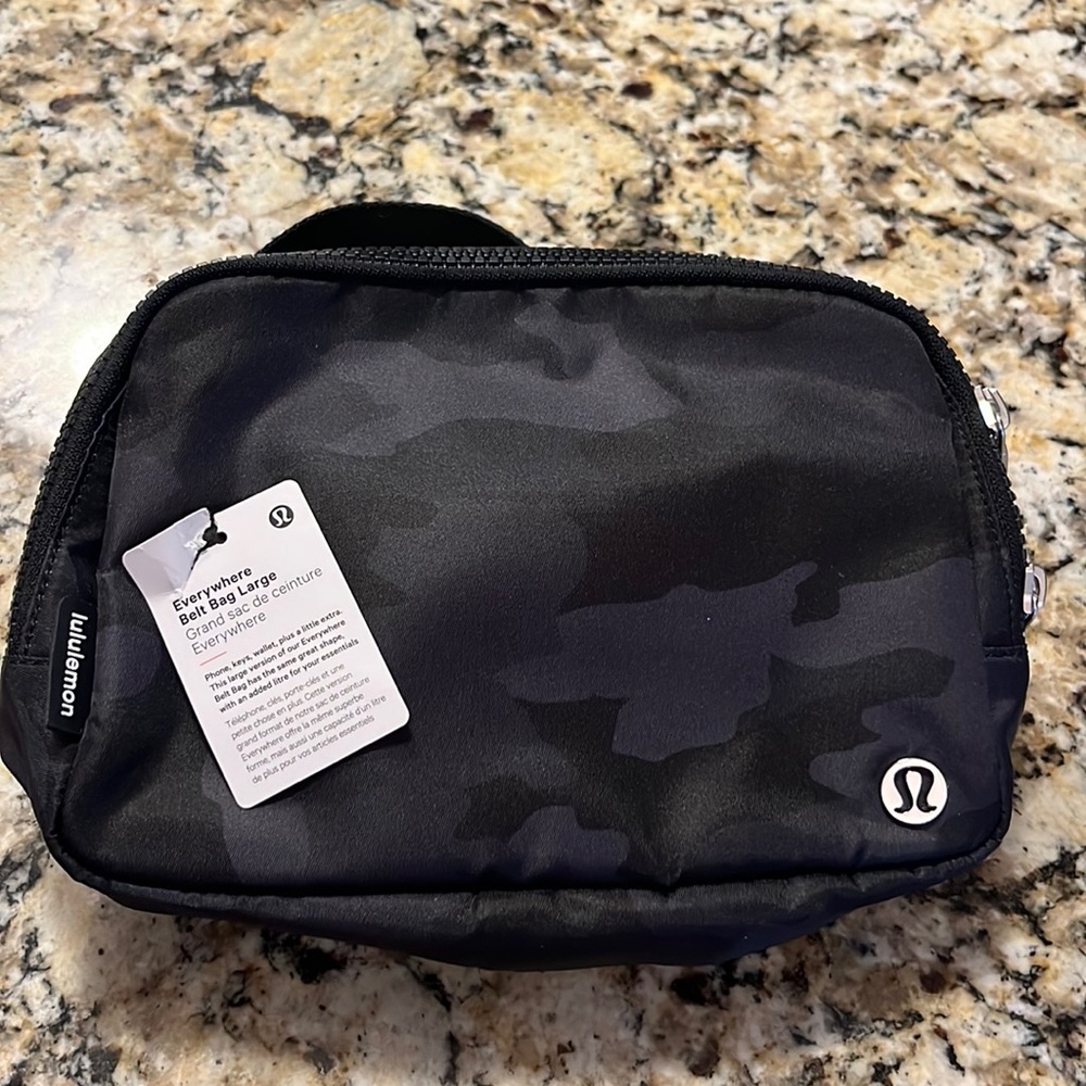 Lululemon Everywhere Belt Bag Large 2L black camo. Brand new with detached tag.
